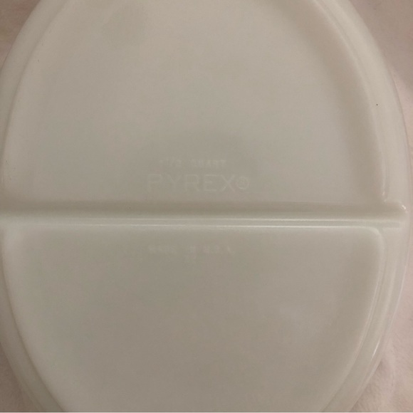 Pyrex white divided serving dish with black scroll print. - Picture 6 of 6